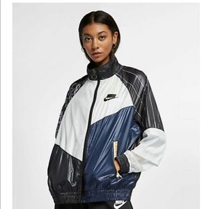 ✨NWOT Nike NSW Woven Windbreaker✨
